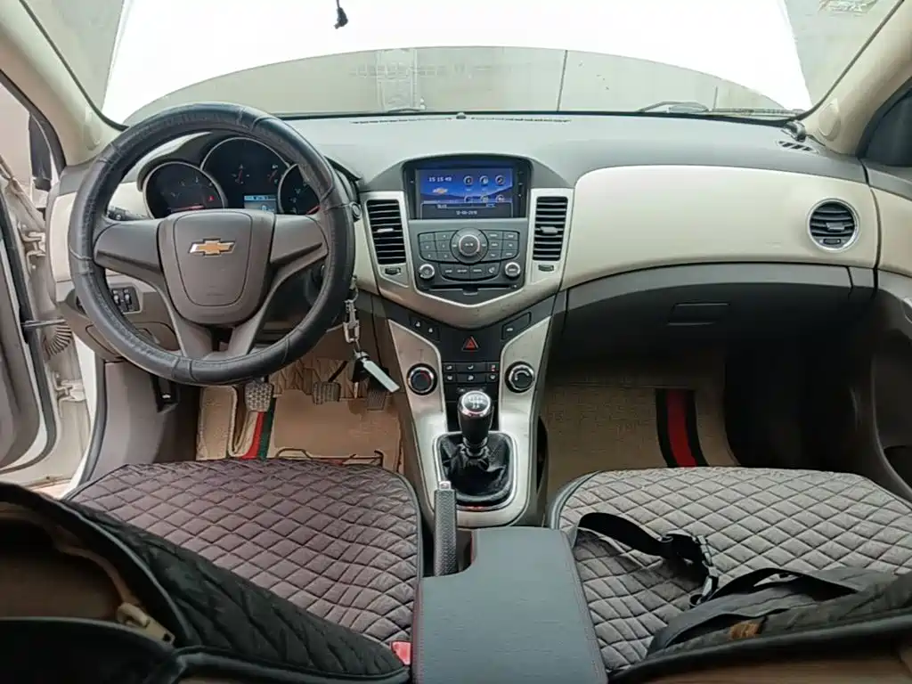 Chevrolet Cruze 2015 — фото 10