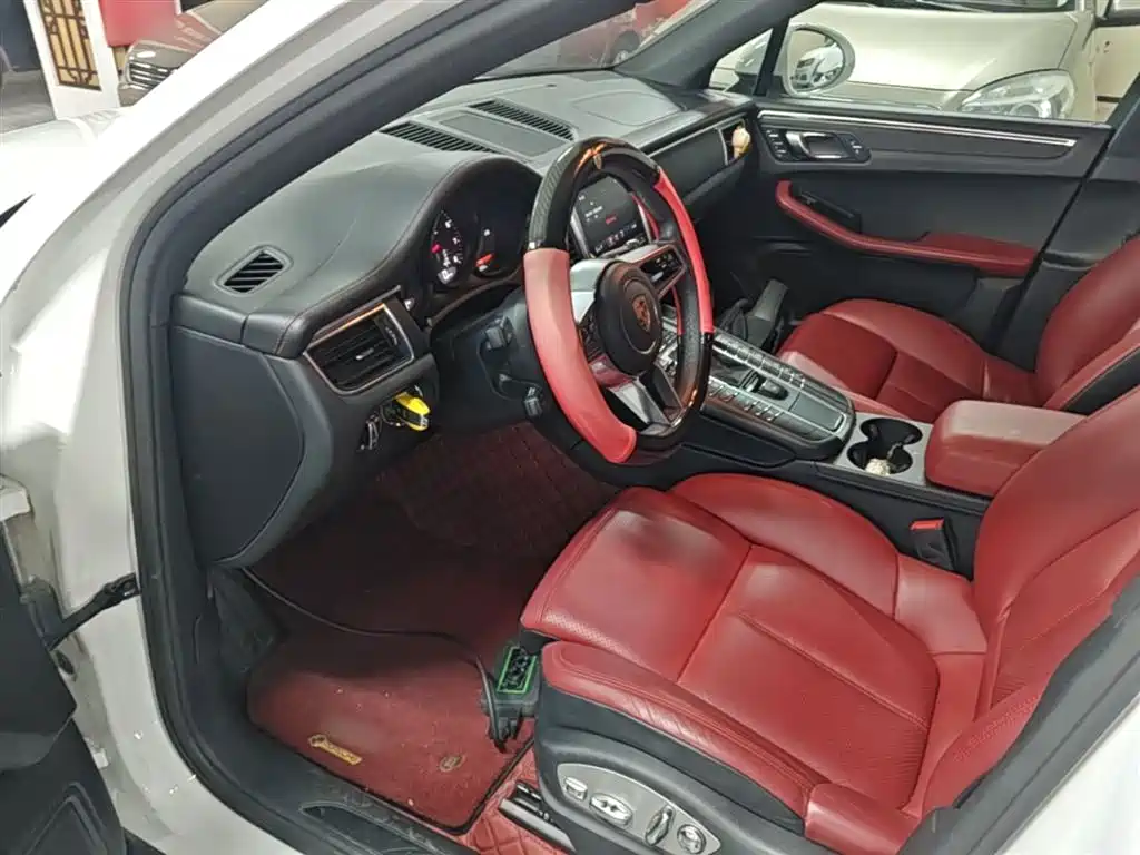 Porsche Macan 2018 — фото 16