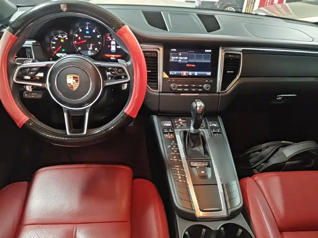 Porsche Macan 2018 — фото 10