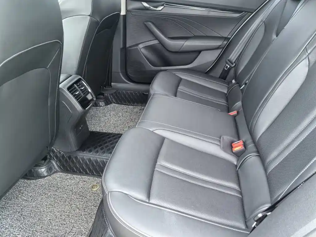 Skoda Octavia 2024 — фото 18
