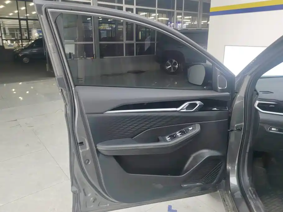 Geely Binyue 2025