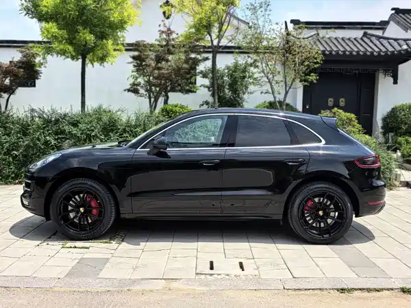 Porsche Macan 2016