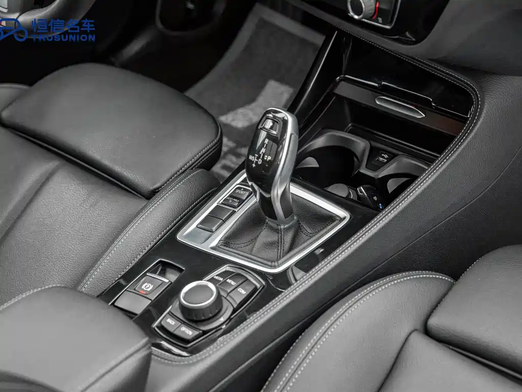 BMW 1 Series 2020 — фото 18