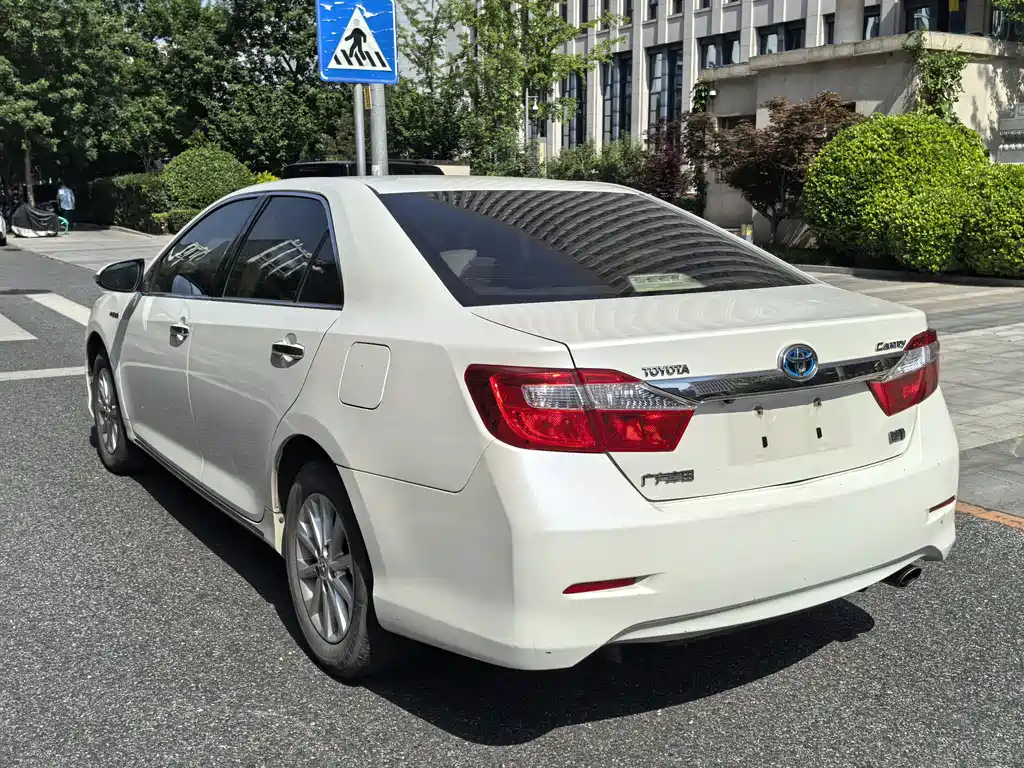 Toyota Camry 2014 — фото 3