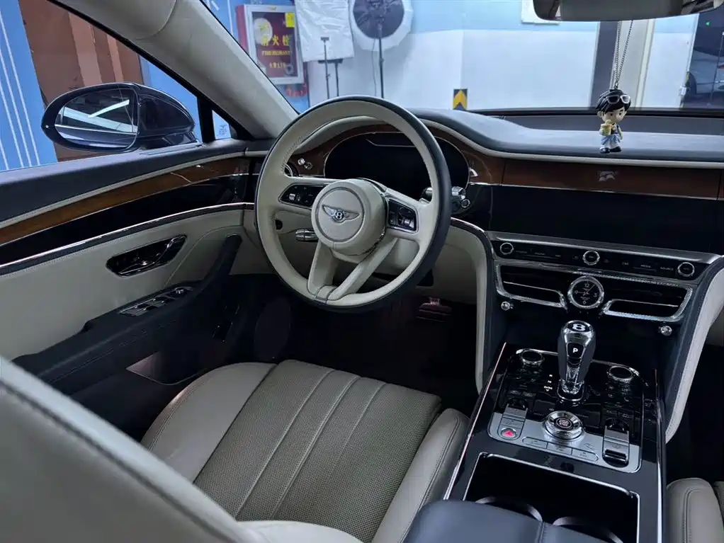 Bentley Flying Spur 2021 — фото 9
