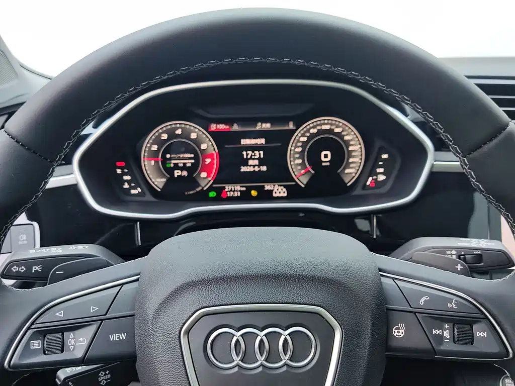 Audi Q3 2022 — фото 11