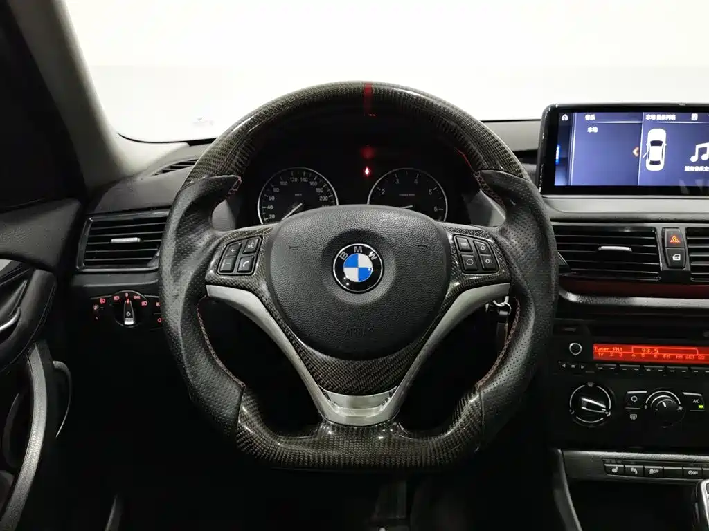 BMW X1 2016 — фото 11