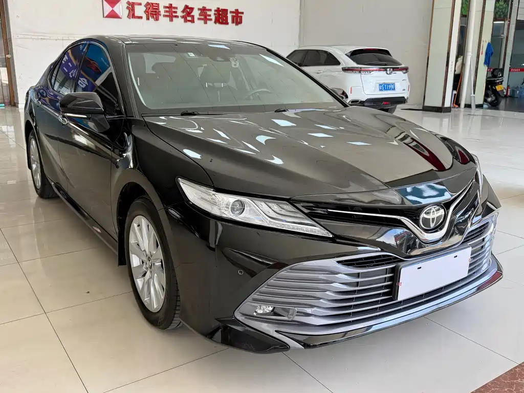 Toyota Camry 2021 — фото 3