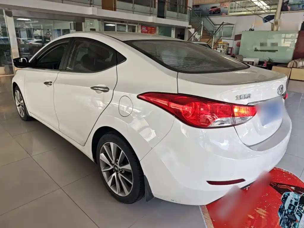 Hyundai Elantra Langdong 2015 — фото 5
