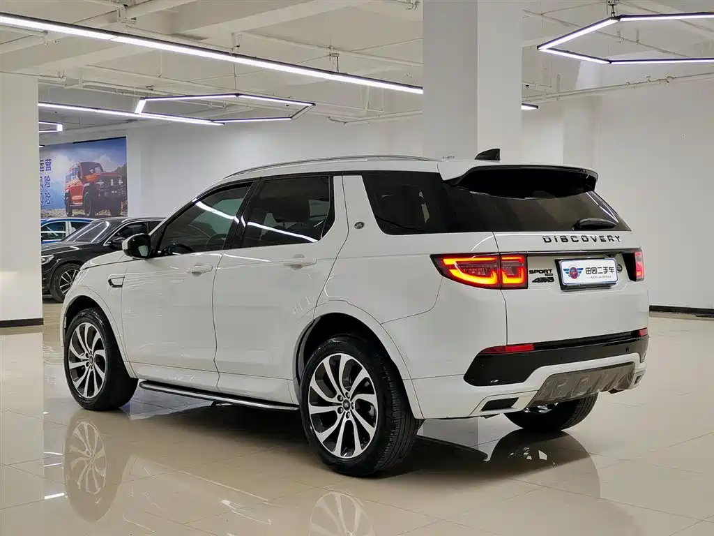 Land Rover Discovery Sport 2023 — фото 4