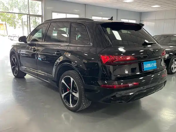 Audi Q7 2021