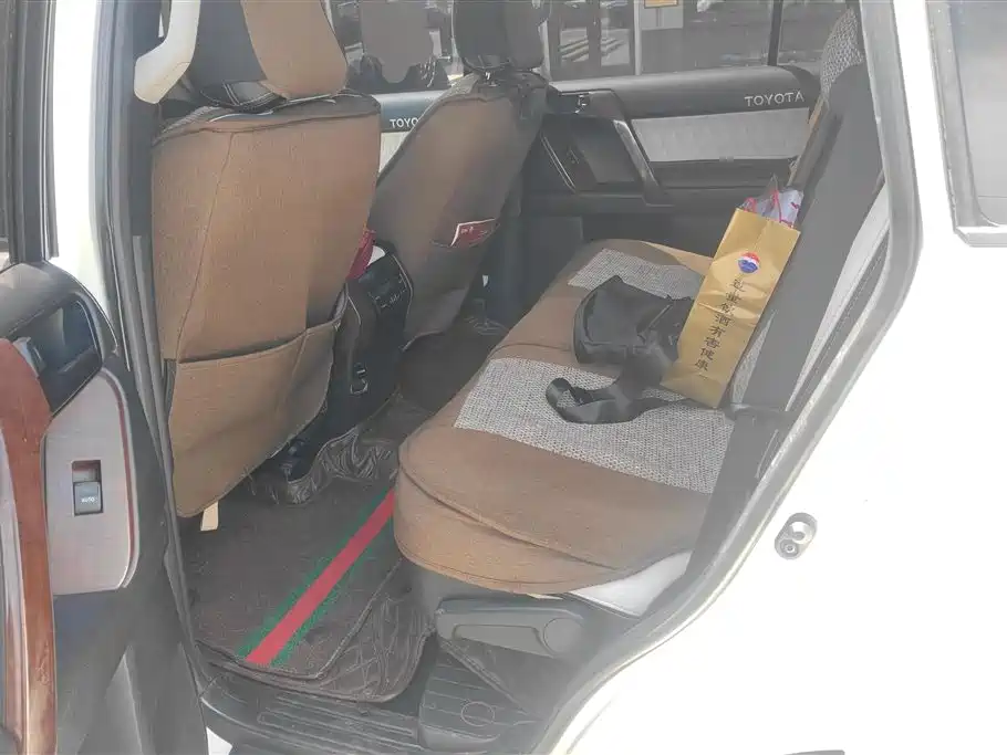 Toyota Prado 2017 — фото 11
