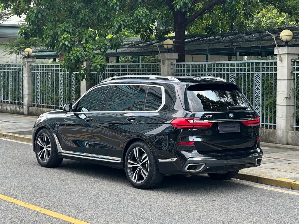BMW X7 2022 — фото 3