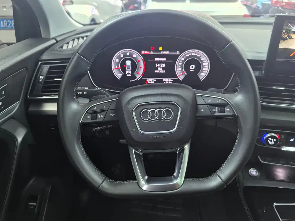 Audi Q5L 2022 — фото 15