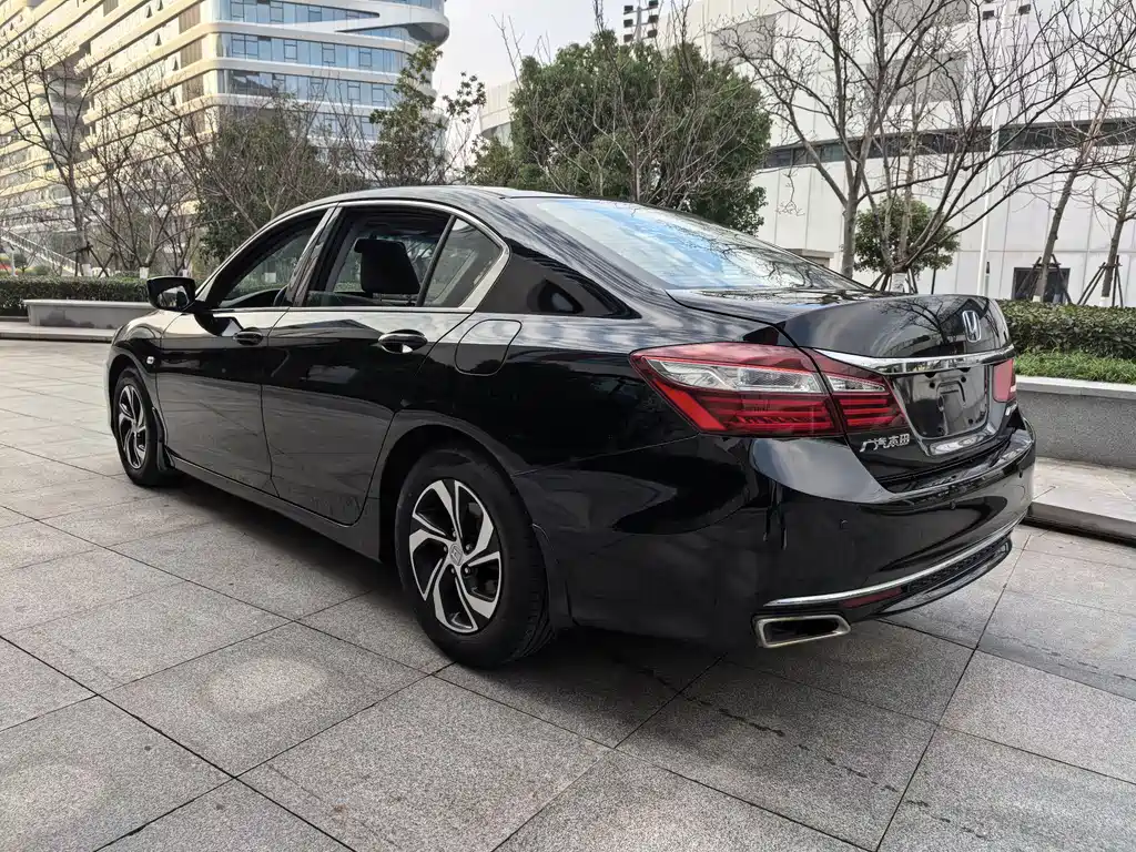Honda Accord 2017 — фото 4