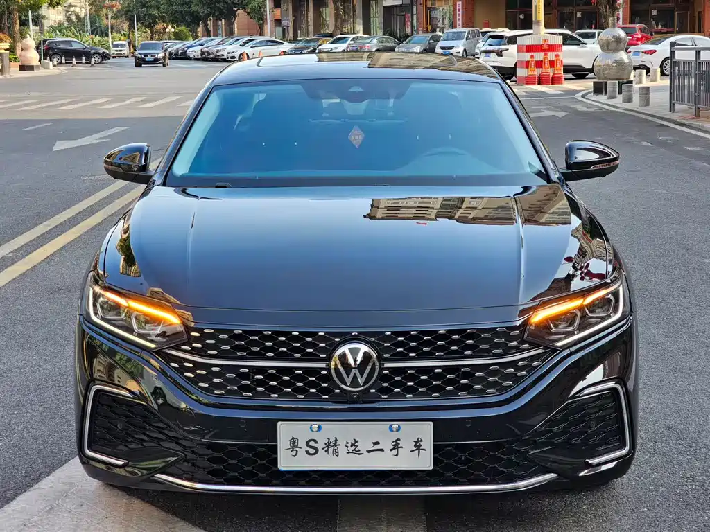 Volkswagen Passat 2024 — фото 2