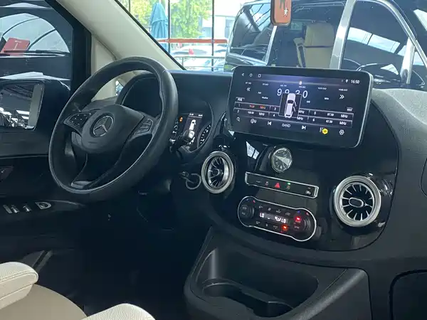 Mercedes-Benz Vito 2023