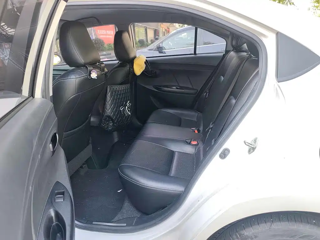 Toyota Yaris L 2020