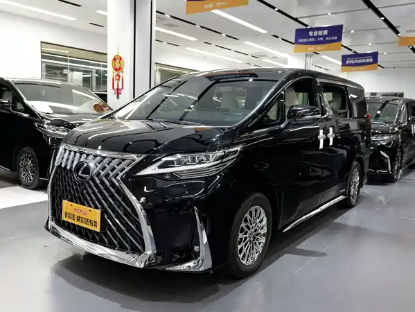 Lexus LM 2020