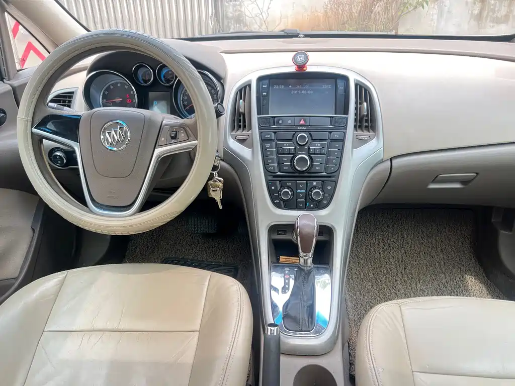 Buick Excelle GT 2012 — фото 19