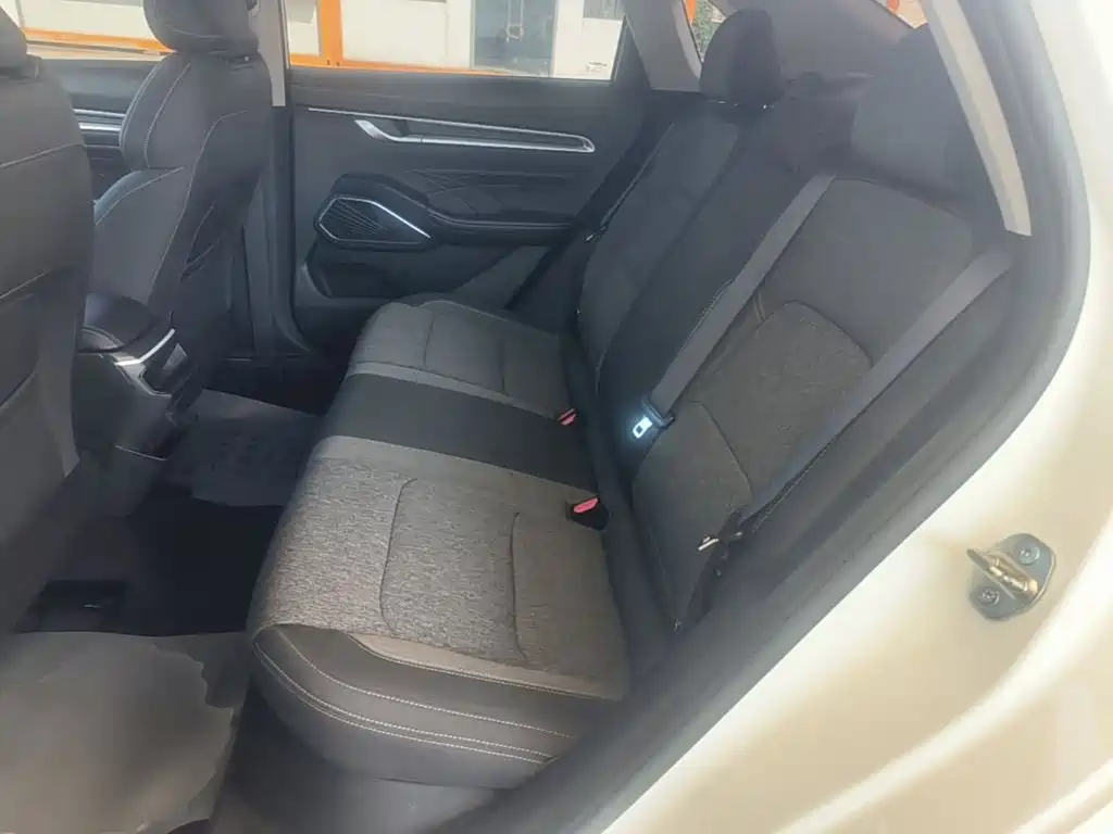 Geely Emgrand 2023 — фото 17