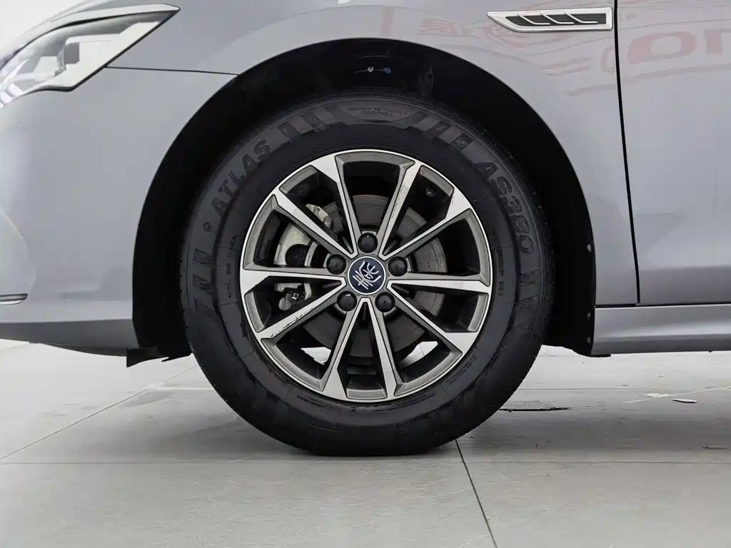 BYD Qin PLUS 2023 — фото 17
