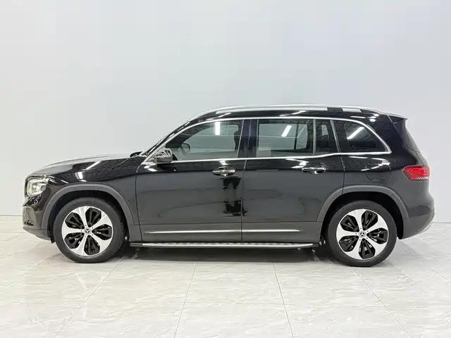 Mercedes-Benz GLB 2021