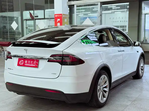 Tesla Model X 2016
