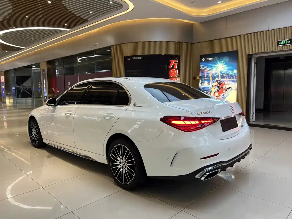 Mercedes-Benz C-Class 2023 — фото 9