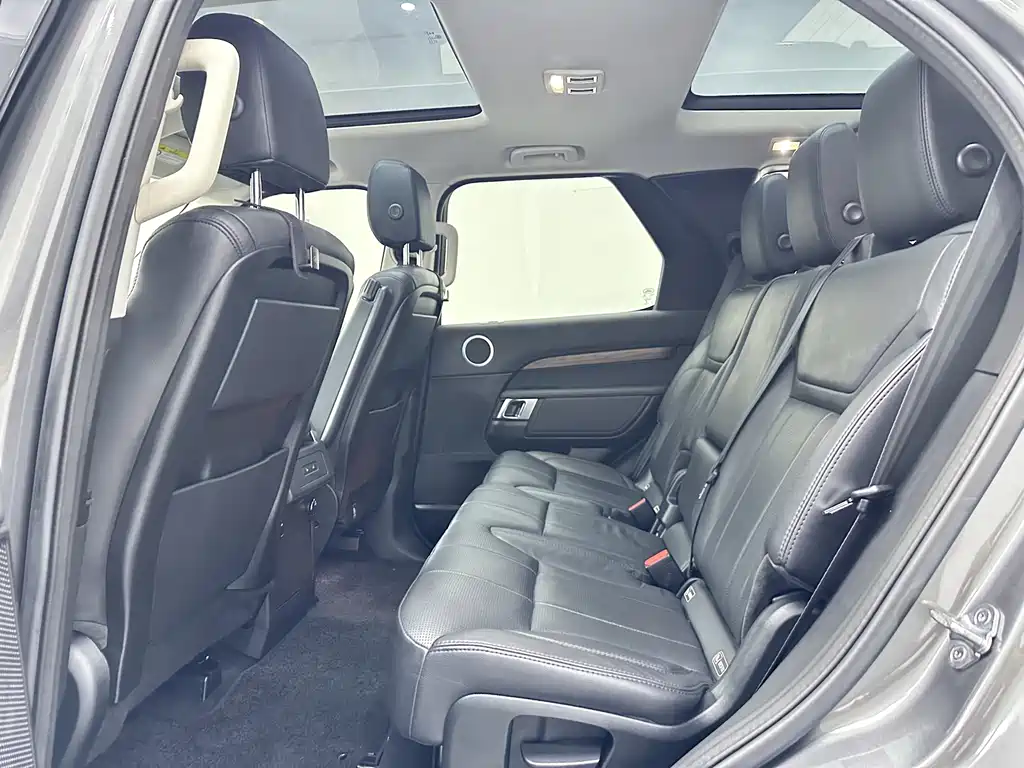Land Rover Discovery 2018 — фото 10