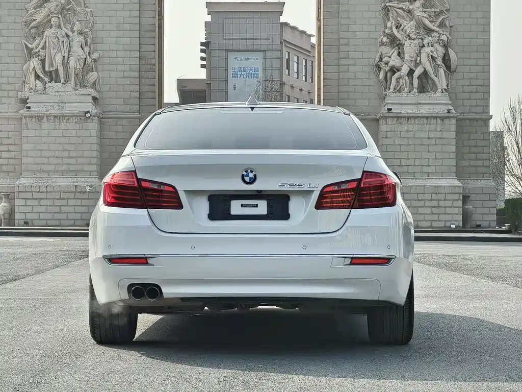BMW 5 Series 2015 — фото 6