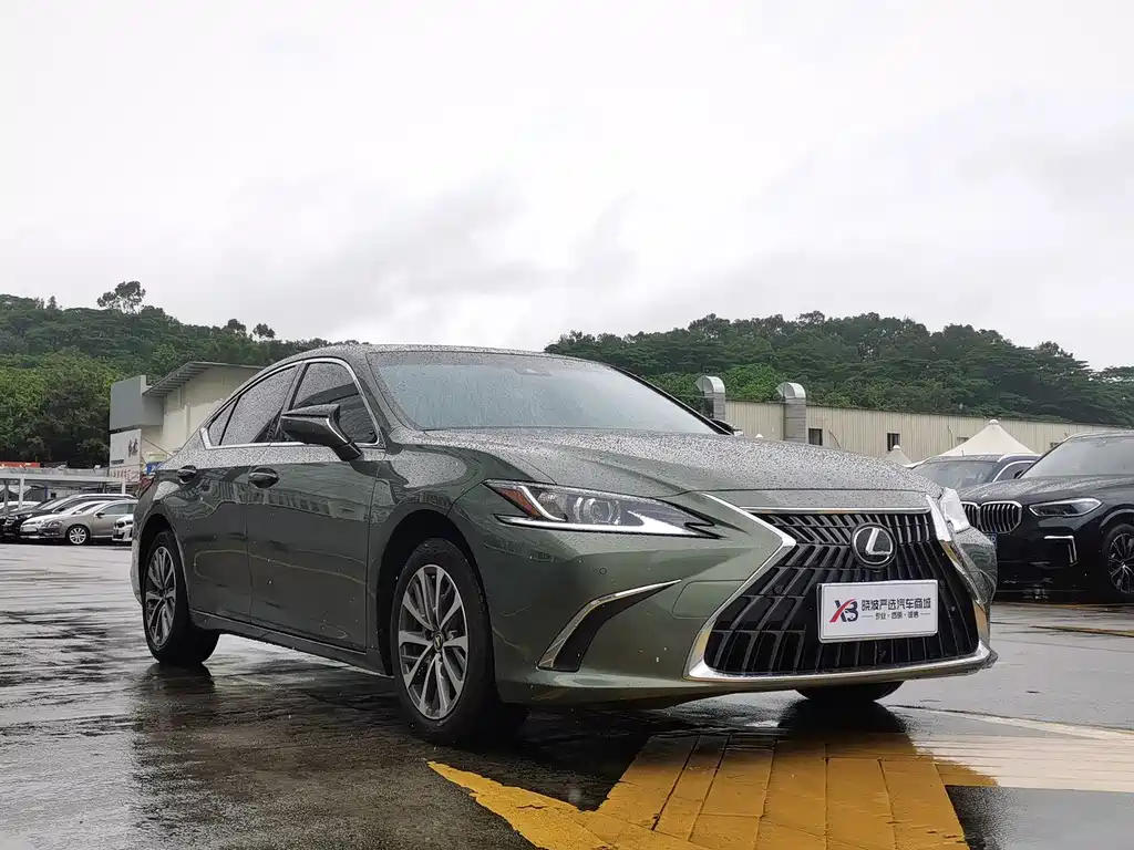 Lexus ES 2022 — фото 2