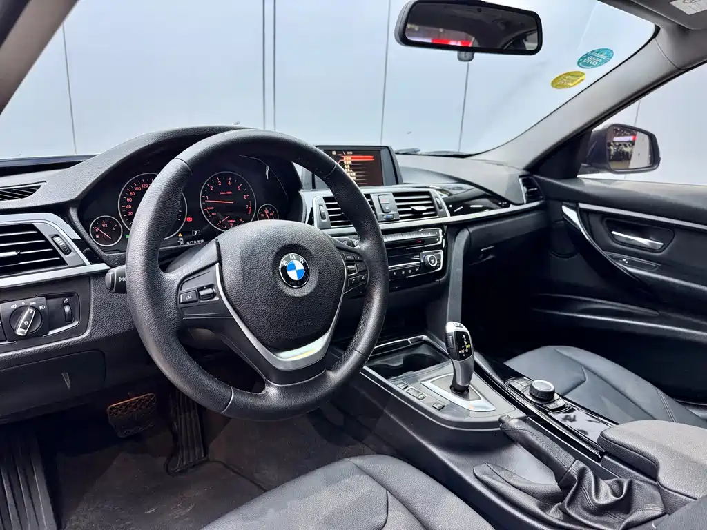 BMW 3 Series 2017 — фото 8