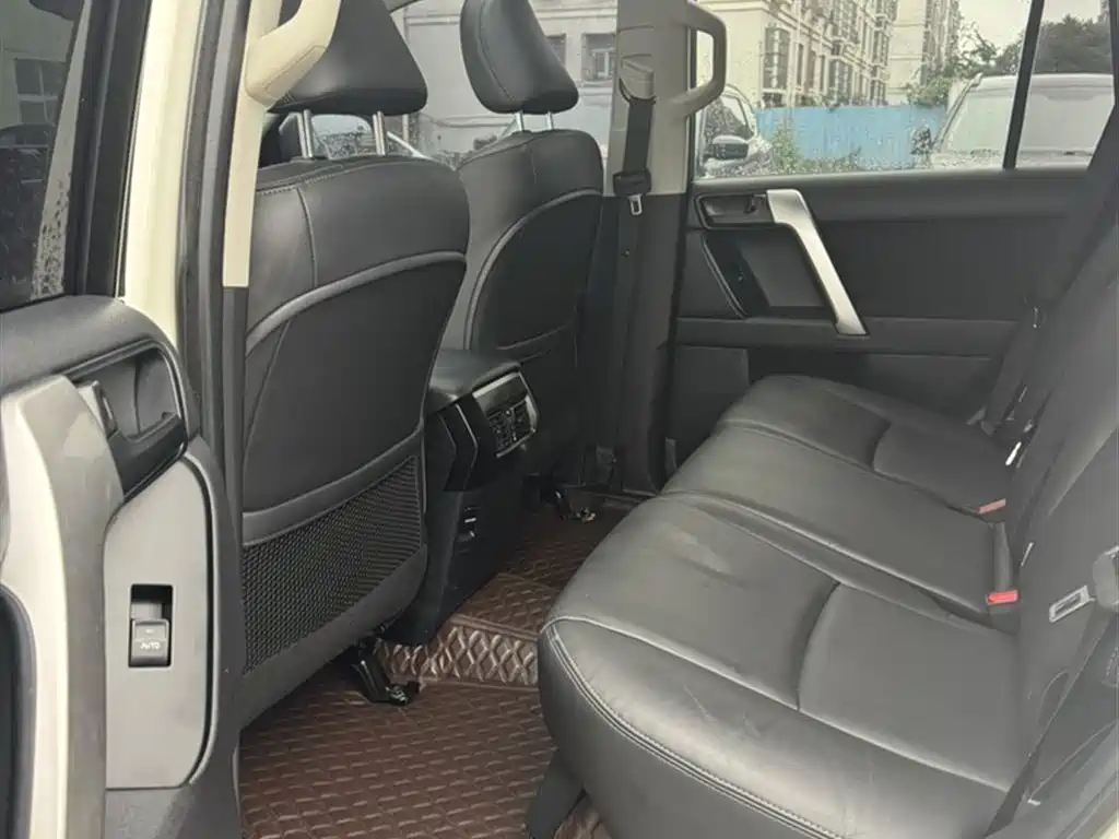 Toyota Prado 2017 — фото 15