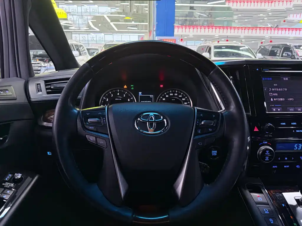 Toyota Alphard 2018 — фото 12