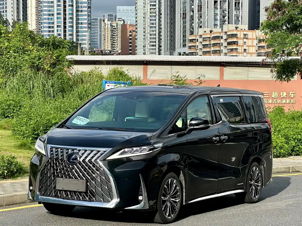Lexus LM 2021 — фото 1