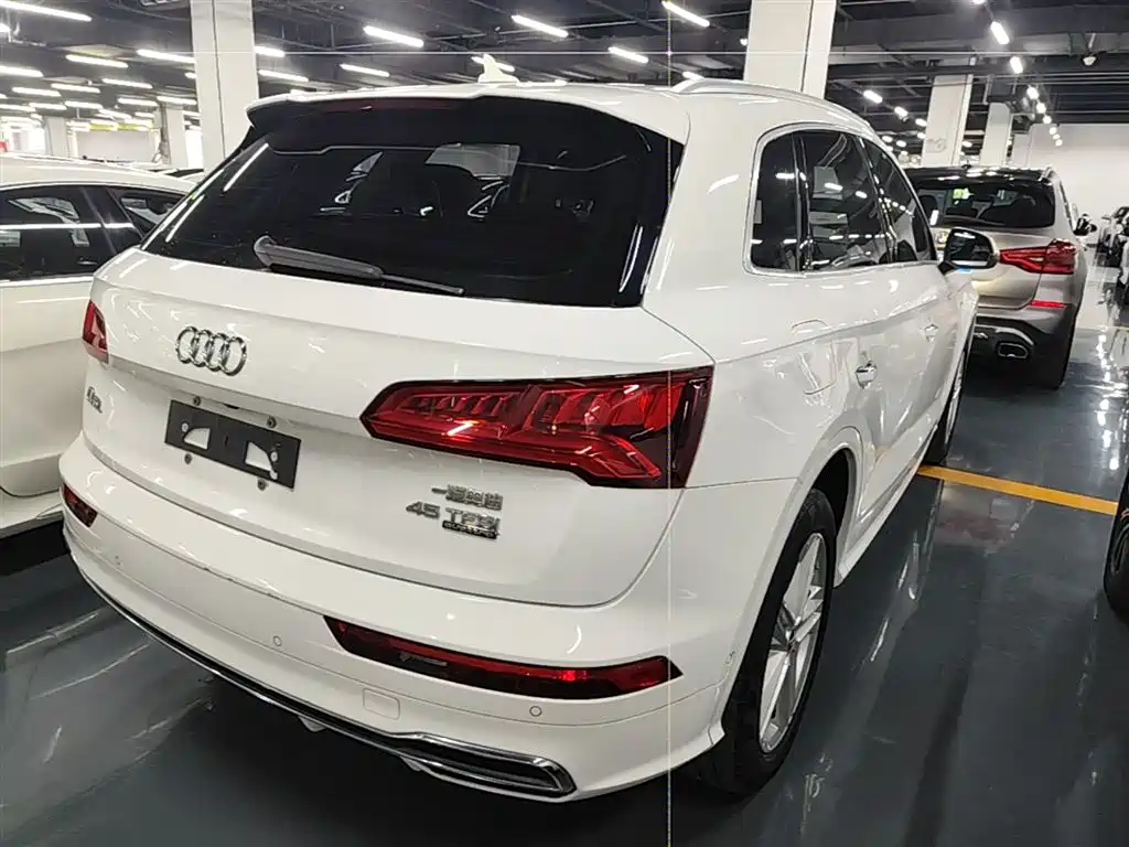 Audi Q5L 2020 — фото 7