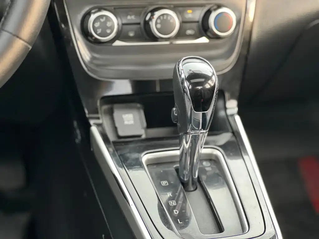 Nissan Sylphy 2017 — фото 20