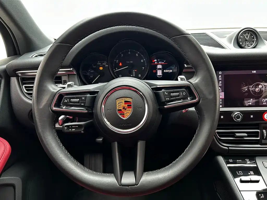 Porsche Macan 2023 — фото 15