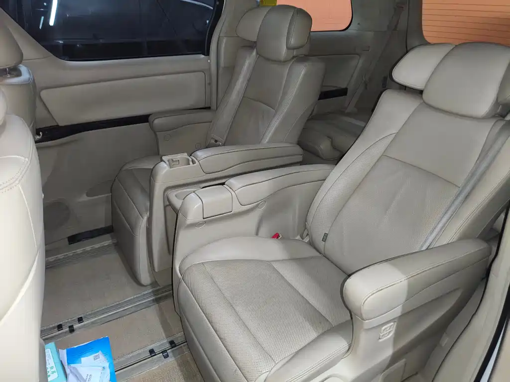 Toyota Alphard 2012 — фото 6