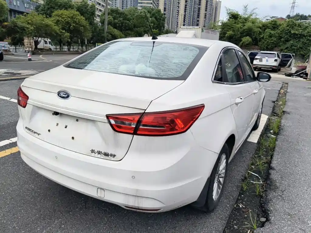 Ford Escort 2016