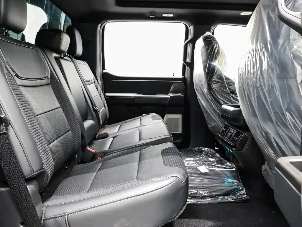 Ford F-150 Raptor — фото 11