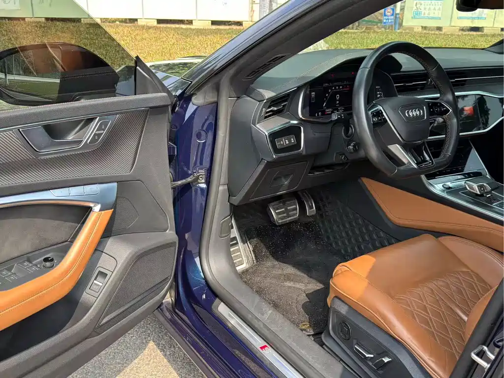 Audi A7L 2022 — фото 13