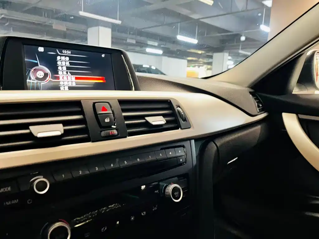 BMW 3 Series 2015 — фото 21