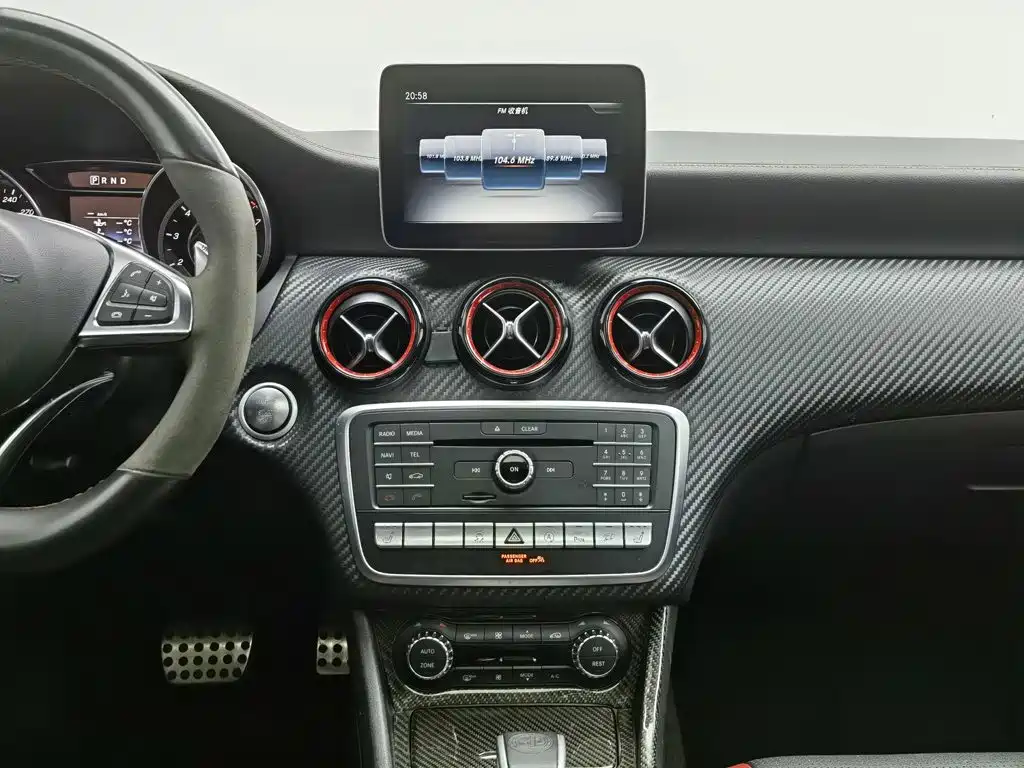 Mercedes-Benz A-Class AMG 2017 — фото 12
