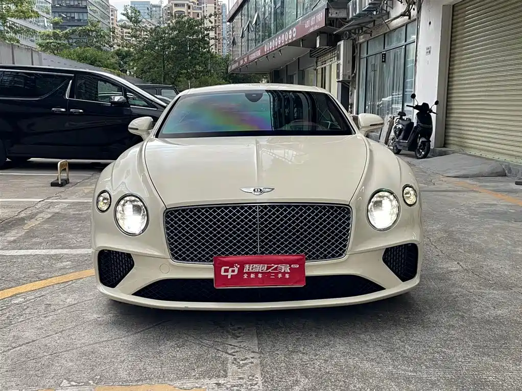 Bentley Continental 2020 — фото 2