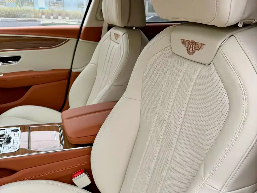 Bentley Flying Spur — фото 6