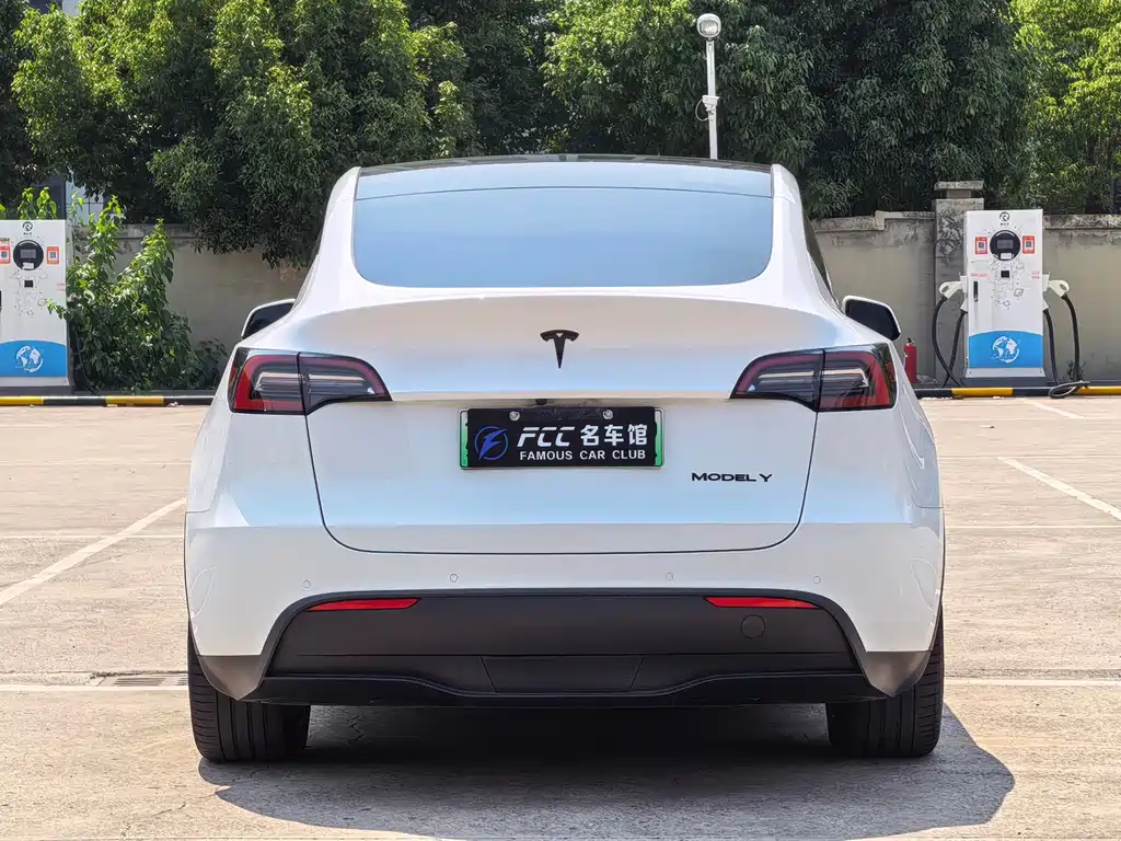 Tesla Model Y 2022 — фото 3
