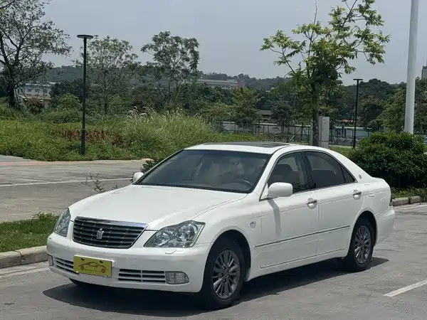 Toyota Crown 2005