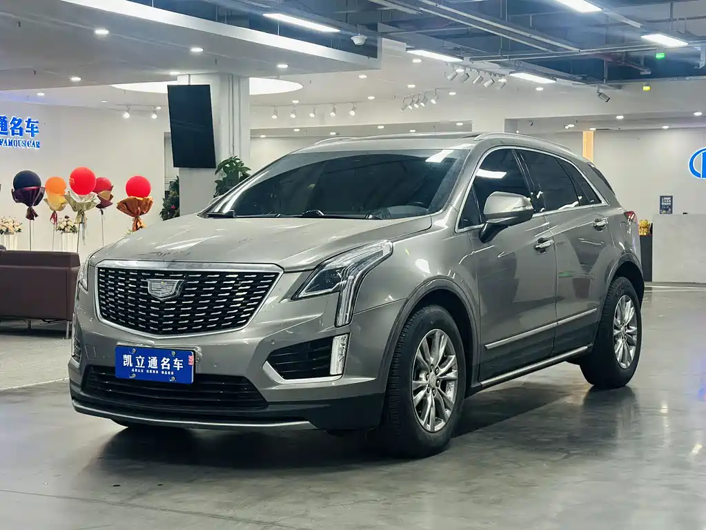 Cadillac XT5 2021 — фото 1